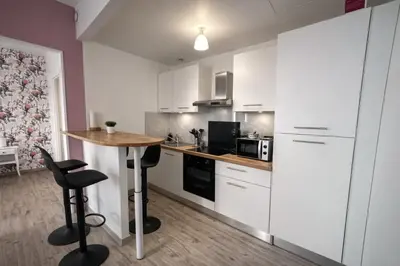 Cuisine ou kitchenette dans l'établissement Appartement Centre-ville 200m gare Vernon - proche Giverny