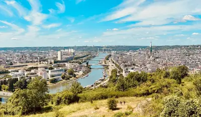 Vue générale sur Rouen ou vue de la ville depuis l'appartement