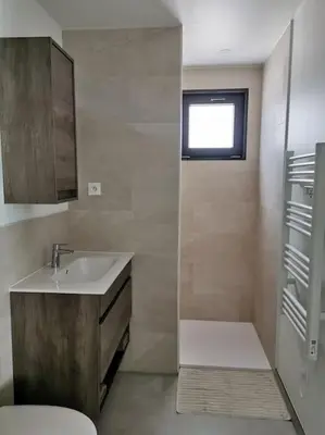 Salle de bains dans l'établissement Appartement centre ville rdc