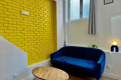 Coin salon dans l'établissement Sofia Studio confortable en RDC au coeur de la ville de Rouen