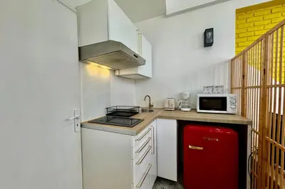 Cuisine ou kitchenette dans l'établissement Sofia Studio confortable en RDC au coeur de la ville de Rouen