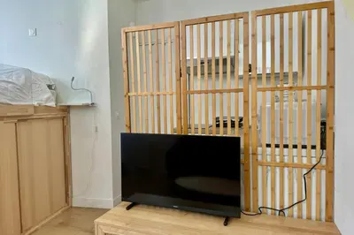 Télévision ou salle de divertissement dans l'établissement Sofia Studio confortable en RDC au coeur de la ville de Rouen