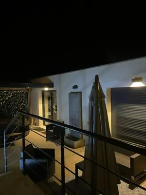 Balcon ou terrasse dans l'établissement Appartement indépendant avec jacuzzi et terrasse privative, sans vis-à-vis à proximité immédiate de la gare