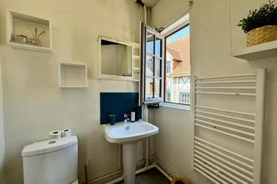 Salle de bains dans l'établissement Vera Studio Confortable sous les combles !