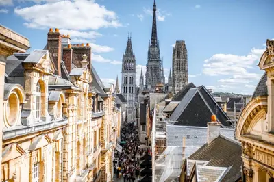 Vue générale sur Rouen ou vue de la ville depuis l'appartement