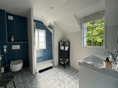 Salle de bains dans l'établissement Au coeur de l'Isle Adam - Le Clos de l'Isle
