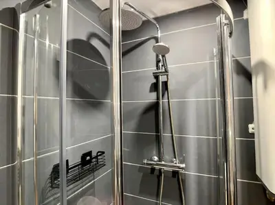 Salle de bains dans l'établissement Elfeuf centre - Chez Maxime