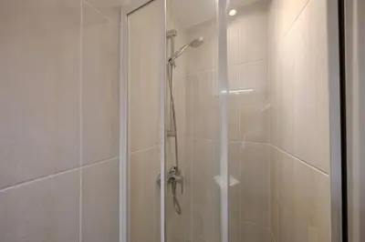 Salle de bains dans l'établissement Rouen centre - chez Cédric