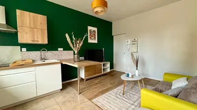 Cuisine ou kitchenette dans l'établissement Appartement proche gare avec garage