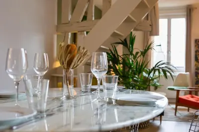 Boissons dans l'établissement Bob surprenante maison avec parking en centre