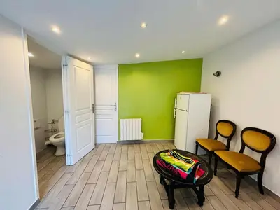 Coin salon dans l'établissement Studio T2 proche Jardin de Plantes Rouen