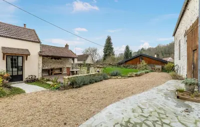Jardin de l'établissement Amazing Home In Vienne-En-Arthies