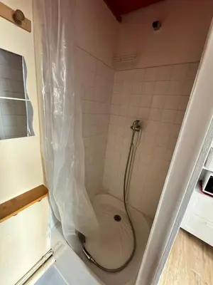 Salle de bains dans l'établissement Petit nid ensoleillé