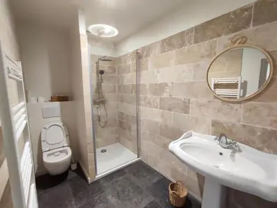 Salle de bains dans l'établissement grande maison de campagne