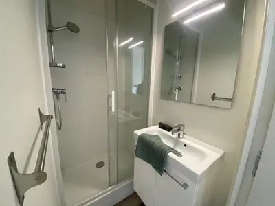 Salle de bains dans l'établissement Appartement pour 8 personnes à Mont-Saint-Aignan - 217