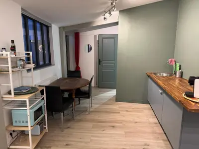 Cuisine ou kitchenette dans l'établissement Petite maison indépendante avec parking