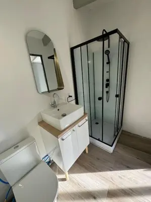 Salle de bains dans l'établissement Petite maison indépendante avec parking