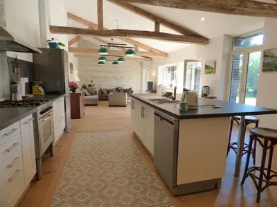 Cuisine ou kitchenette dans l'établissement Maison de vacances ideale - La Mariniere du Mesnil