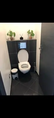 Salle de bains dans l'établissement Maison calme avec piscine privée