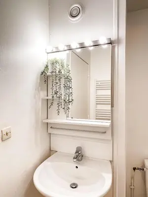 Salle de bains dans l'établissement Splendide studio de Giverny Vernon Paris