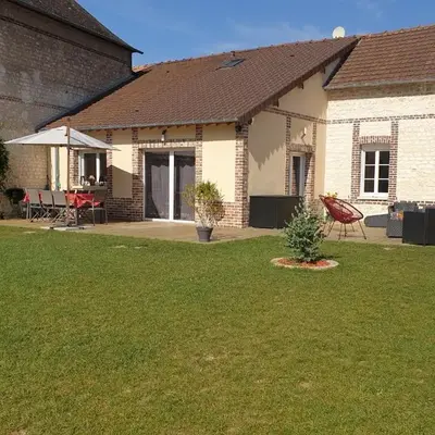 Maison de charme avec jardin au bord de l'Eure