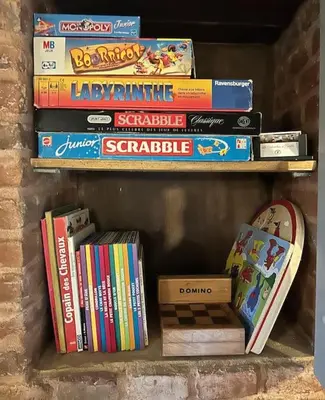 Bibliothèque dans la maison de vacances