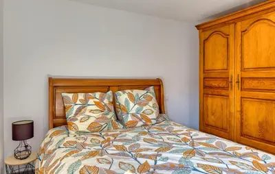 Un ou plusieurs lits dans un hébergement de l'établissement 2 Bedroom Gorgeous Home In Offranville