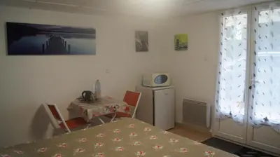Télévision ou salle de divertissement dans l'établissement Chambres d'Hôtes de Boudeville