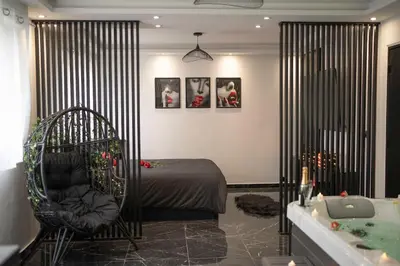 Coin salon dans l'établissement Love Room, Luna Spa