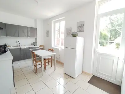 Cuisine ou kitchenette dans l'établissement Le Nid Douillet - Gare 5 min , accès Paris facile