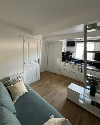 Cuisine ou kitchenette dans l'établissement Studio avec mezzanine Paris 30 min Wi-Fi rapide