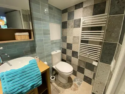 Salle de bains dans l'établissement La mezzanine du Maire - 352