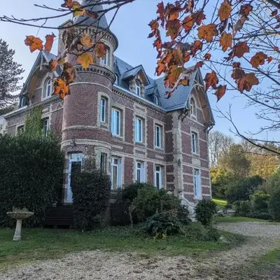 Chambre d'hôte - petit château à la campagne