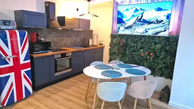 Cuisine ou kitchenette dans l'établissement Balnéo Nuits Tranquilles Rouen