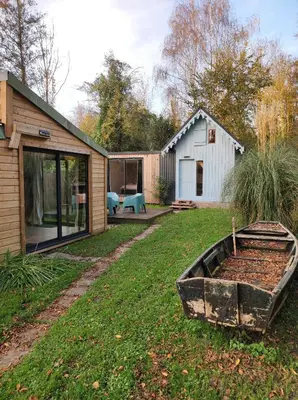Jardin de l'établissement Cabane bleue des Hortillonnages