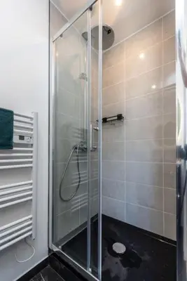 Salle de bains dans l'établissement Le Garden C