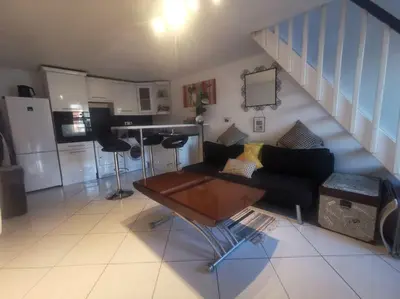 Cuisine ou kitchenette dans l'établissement Duplex House Paris-CDG-Astérix