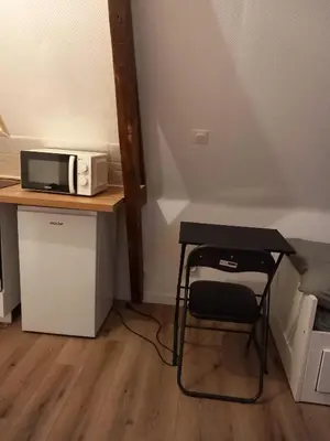 Plan de l'établissement Hébergement Cozy à Deville-lès-Rouen - 13 min Rouen