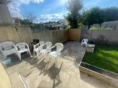 Jardin de l'établissement Maison familiale proche Paris