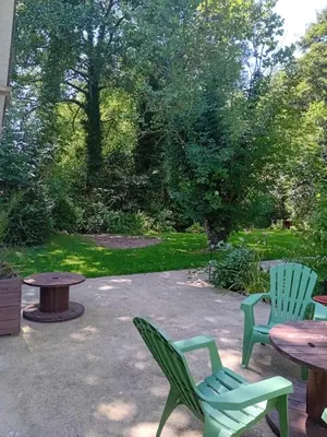 Jardin de l'établissement Le Murmure de la petite Oasis