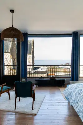 Balcon ou terrasse dans l'établissement La Maison Bleue, terrasses et vue panoramique mer
