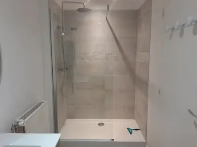 Salle de bains dans l'établissement Amiens la vénus de renancourt face au zenith