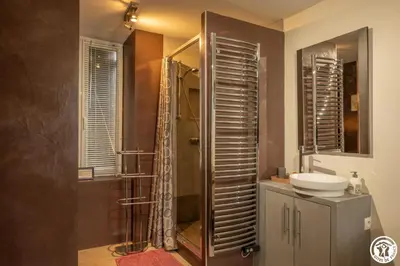 Salle de bains dans l'établissement Gite des groux