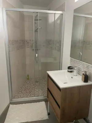 Salle de bains dans l'établissement Le Quai 2 Somme