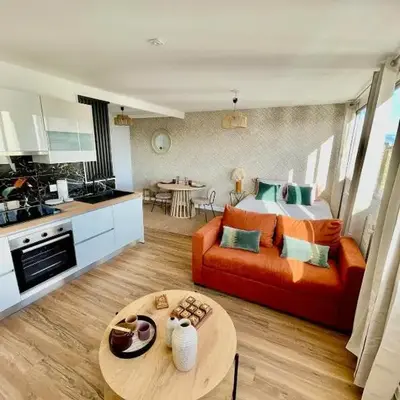Cozy apartment with parking and panoramic views!