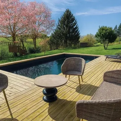 Piscine de l'établissement 1h10 de Paris, maison de campagne avec piscine chauffée et Jacuzzi ou située à proximité