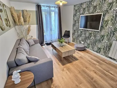 Télévision ou salle de divertissement dans l'établissement Maisonette Cozy, Neuf, Centre-ville, Wifi