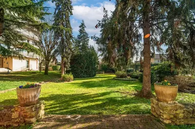 Jardin de l'établissement L 'Écrin d' Ermont