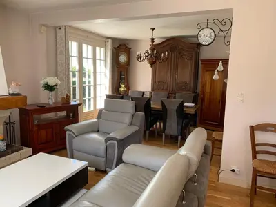 Coin salon dans l'établissement Elbeuf city