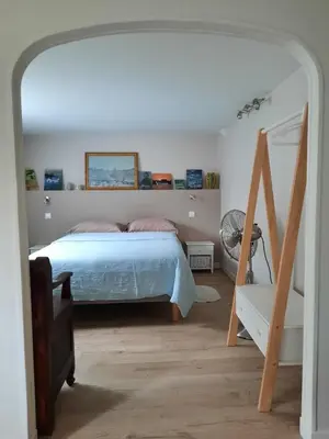 Un ou plusieurs lits dans un hébergement de l'établissement Giverny, Cosy studio au vert